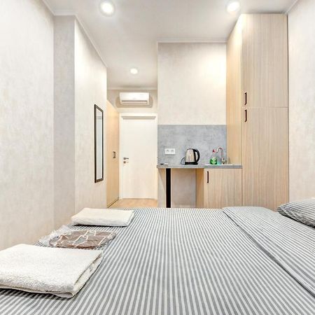 קייב 1 Room Apartment Near National Circus מראה חיצוני תמונה
