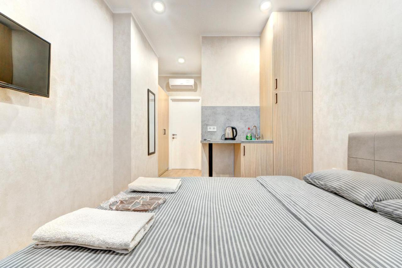 קייב 1 Room Apartment Near National Circus מראה חיצוני תמונה